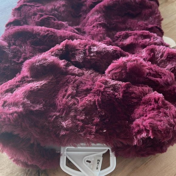 NWT Tahari Baby 3 Piece Set Faux Fur Leopard Ruffle Jacket Onesie 6/9 Months - Picture 9 of 10